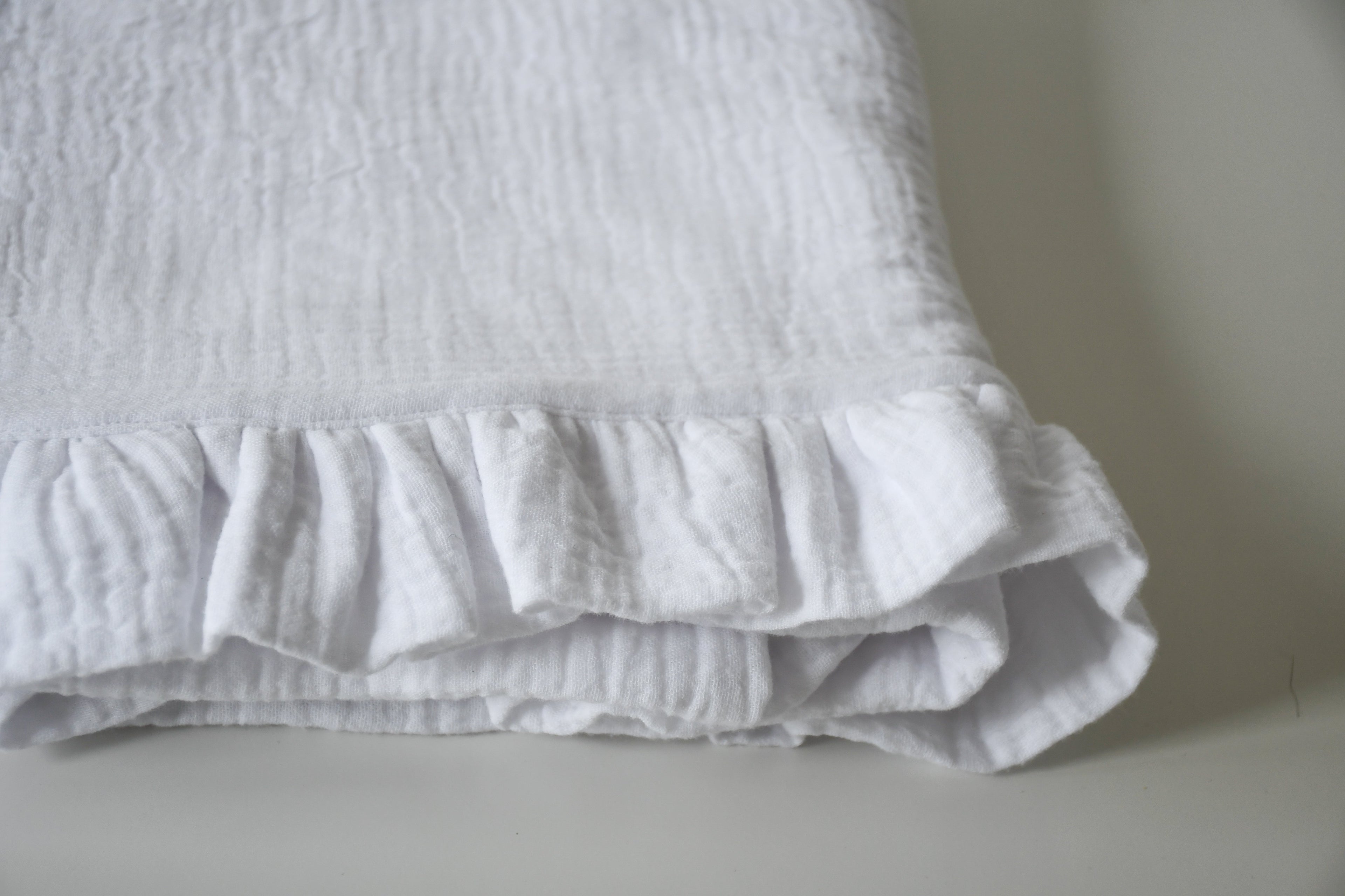 Hydrofiel laken ruffle - wit