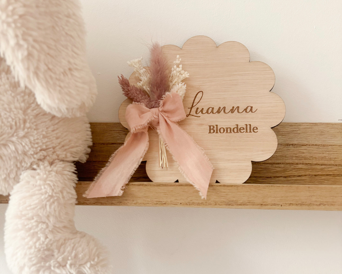 Geboortebord | Bloemenvorm met droogbloemen