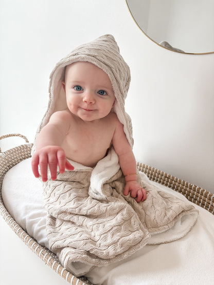 Badcape gebreid beige