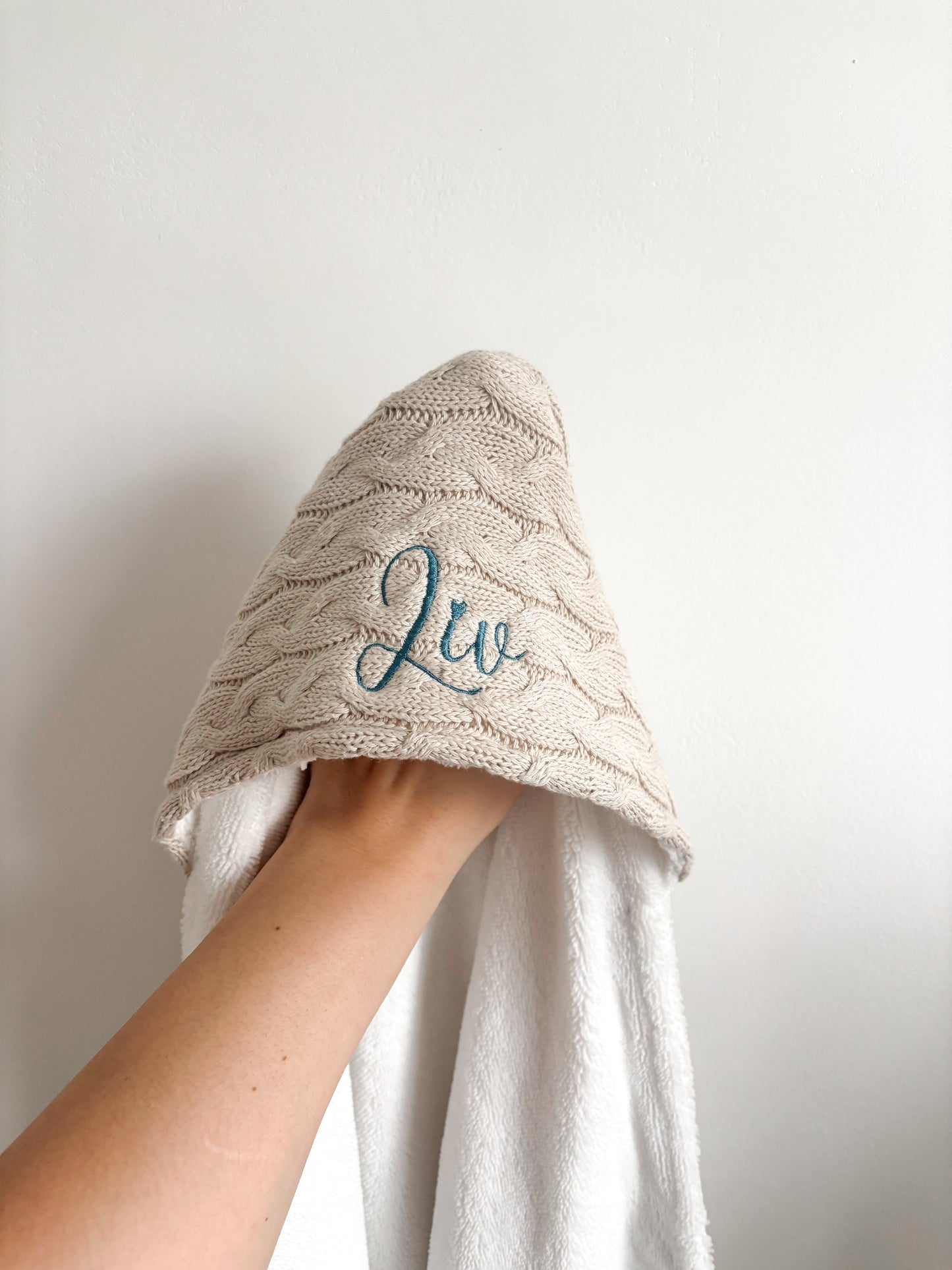 Badcape gebreid beige